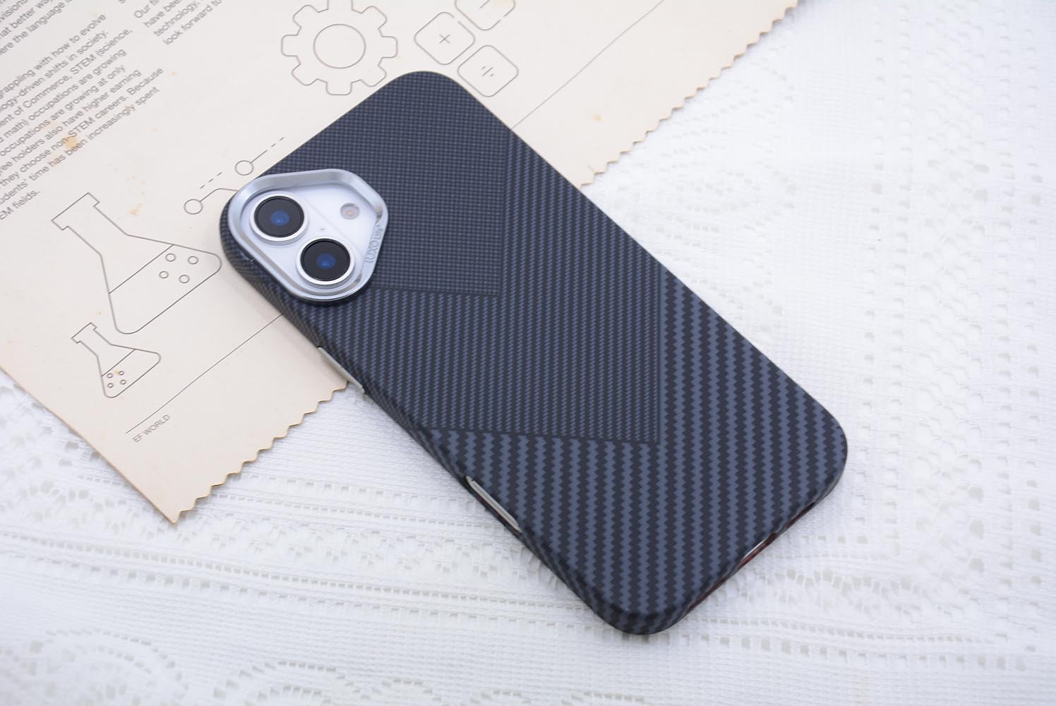 Strepen Contrast Kleur Carbon  - Phone Cases That Cover The Camera recensie en prijs